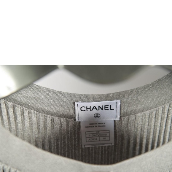 - Chanel, Gray Ribbed Knit Set - Picture 8 of 10